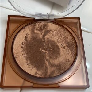 Matte Bronzer Compact